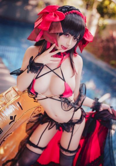 美国水蜜桃电影_十万网红美女美酱